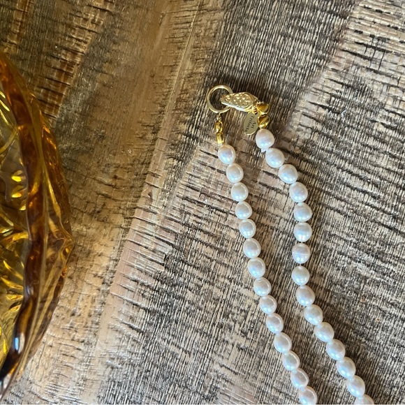 Pearl Necklace with Gold Heart Pendant - 18 Inch Length - Picture 2 of 4